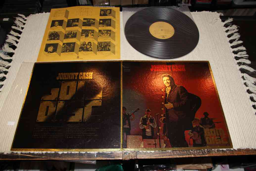 JOHNNY CASH - GOLD DISC - JAPAN